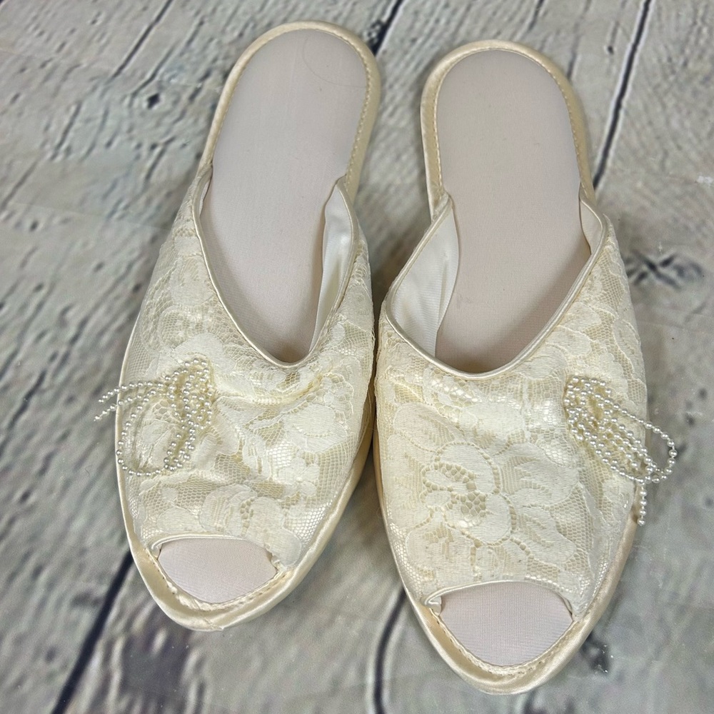 Elegant Cream Lace Slippers with Pearl Detail